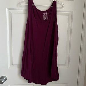 Terra & Sky (Walmart). Size 1X. Wine color long tank. (Tub A)